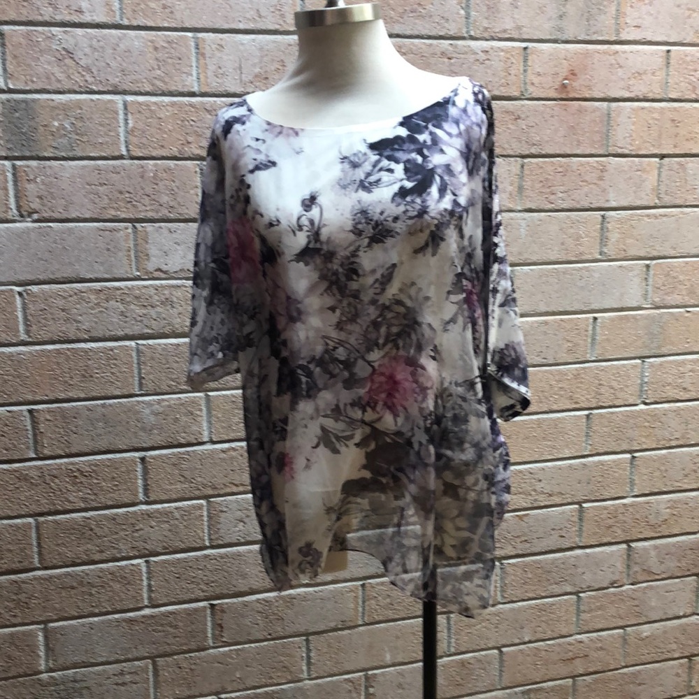 Shana flowy flower top
